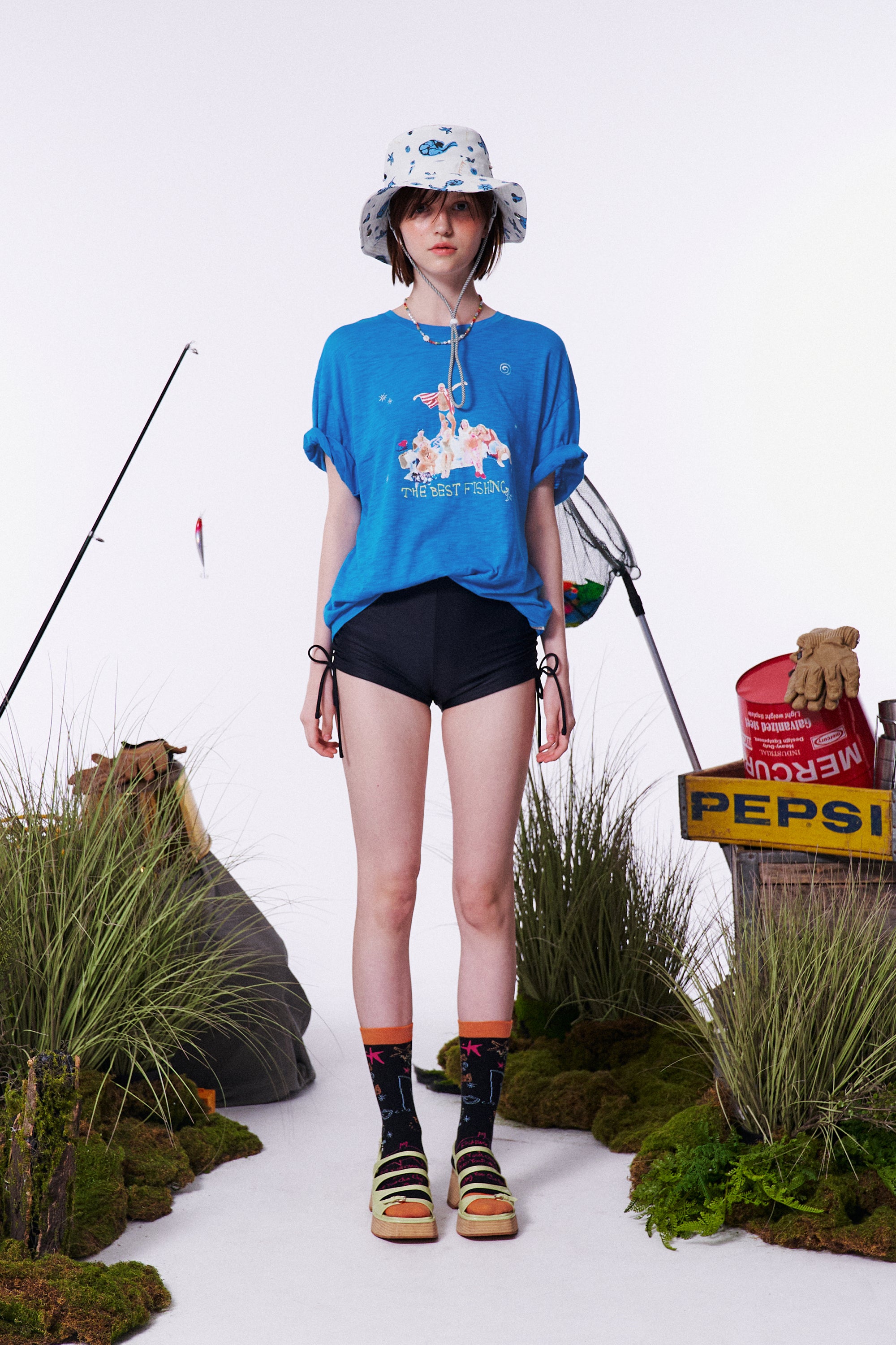フィッシングピープルグラフィックルーズフィットTシャツ【ホワイト】