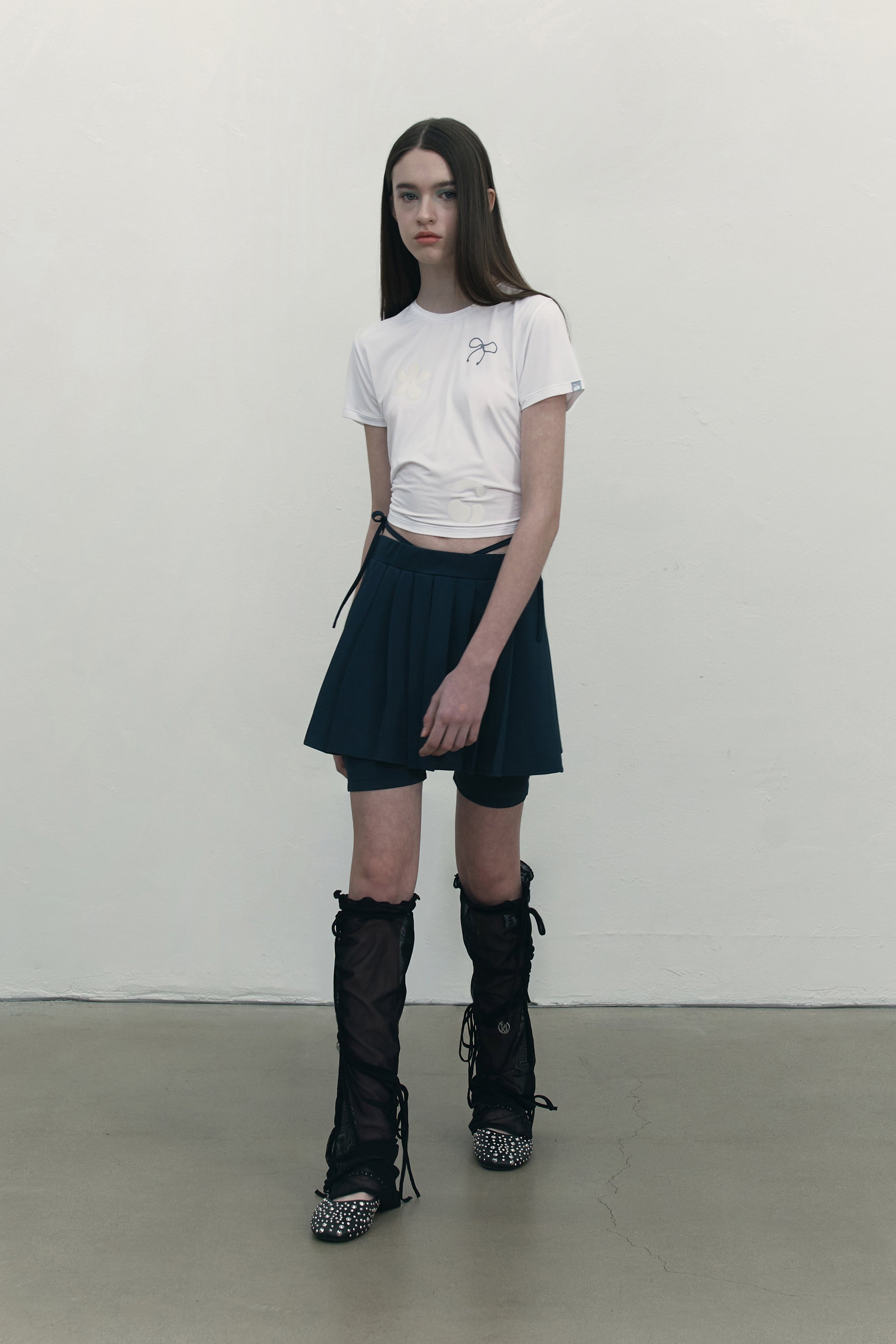 リフレクティブグラフィッククロップTシャツ【ブラック】