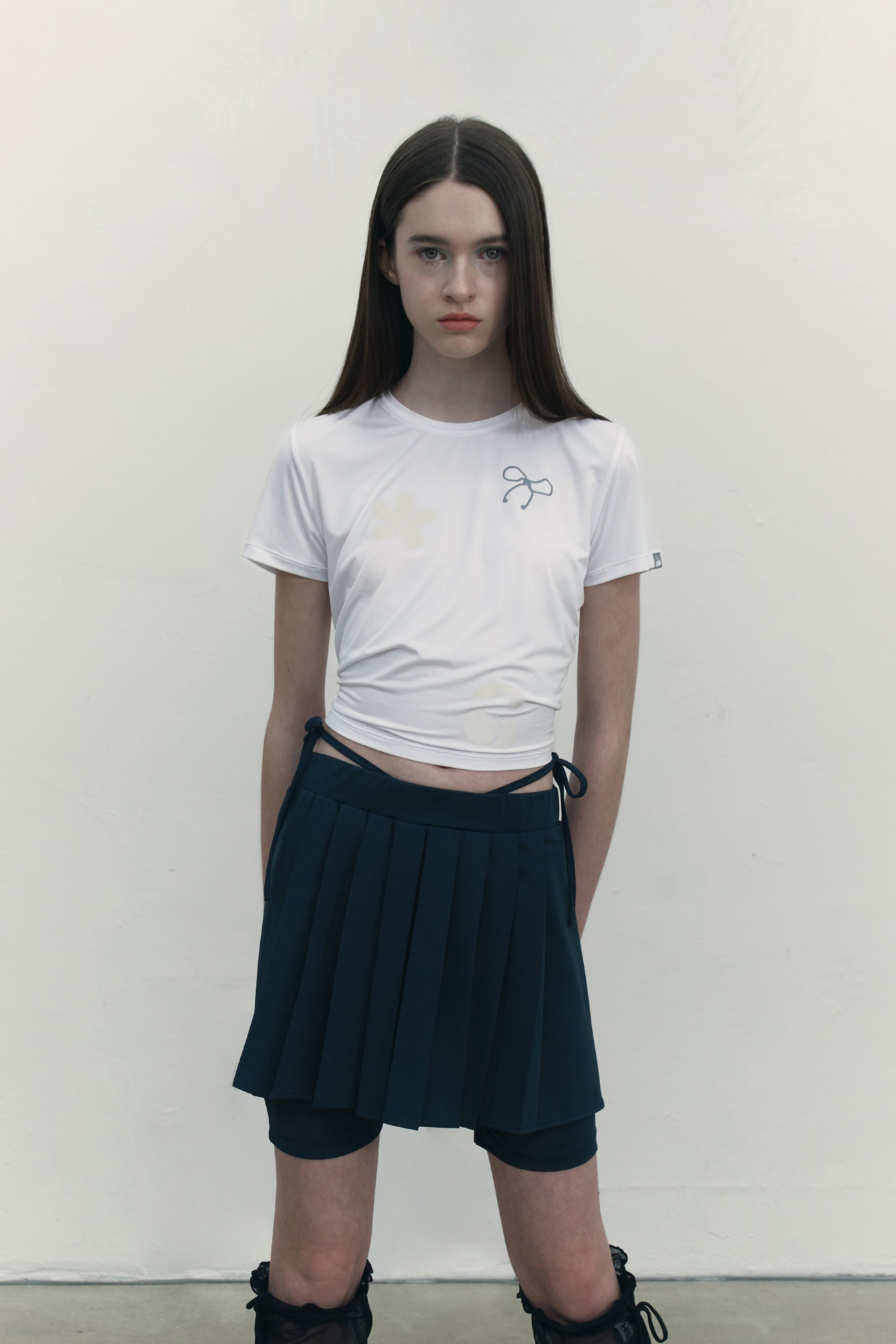 リフレクティブグラフィッククロップTシャツ【ブラック】