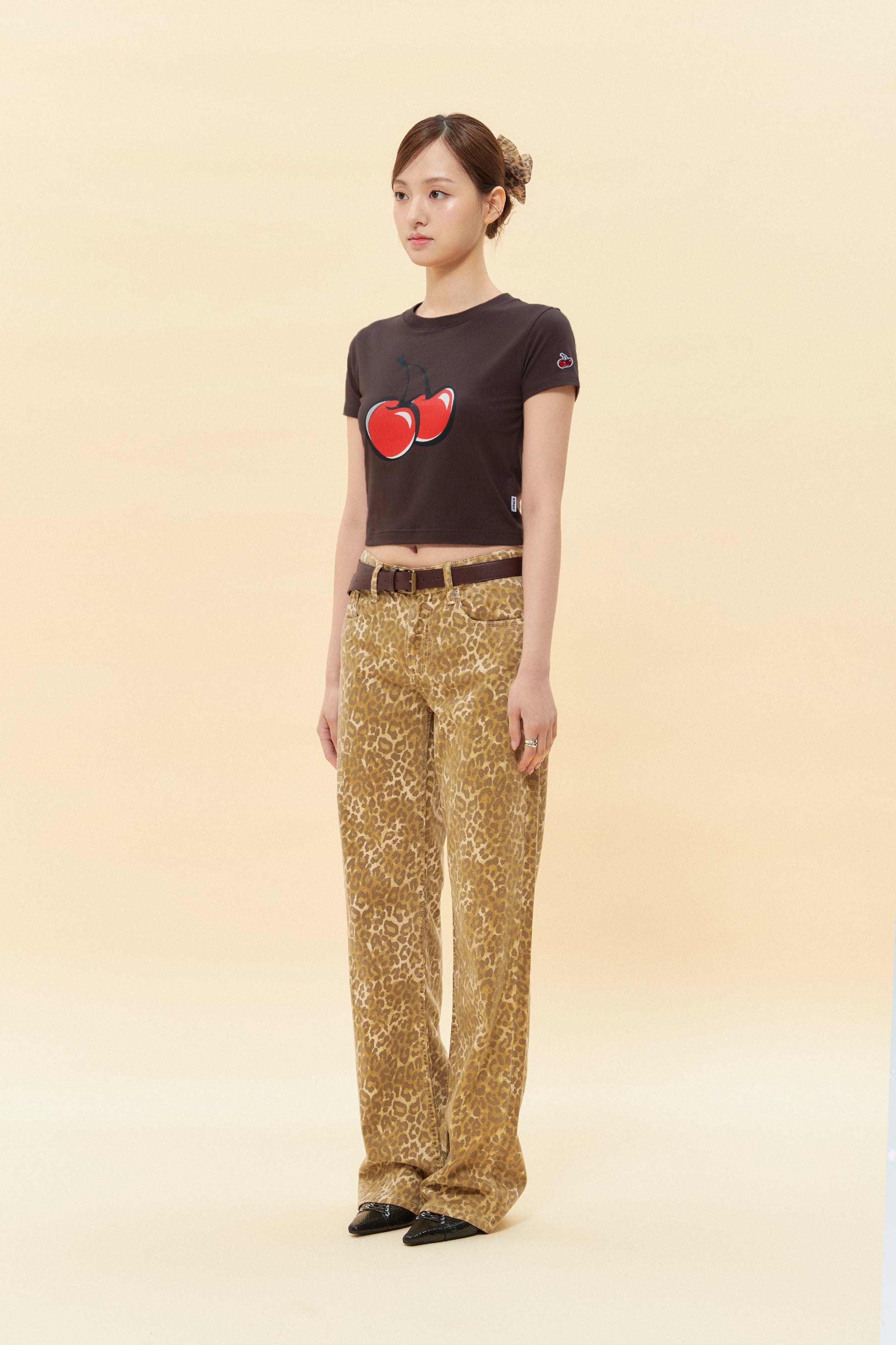 【Big Cherry Tokyo Collection】シグネチャービックチェリークロップTシャツ【ダークブラウン】