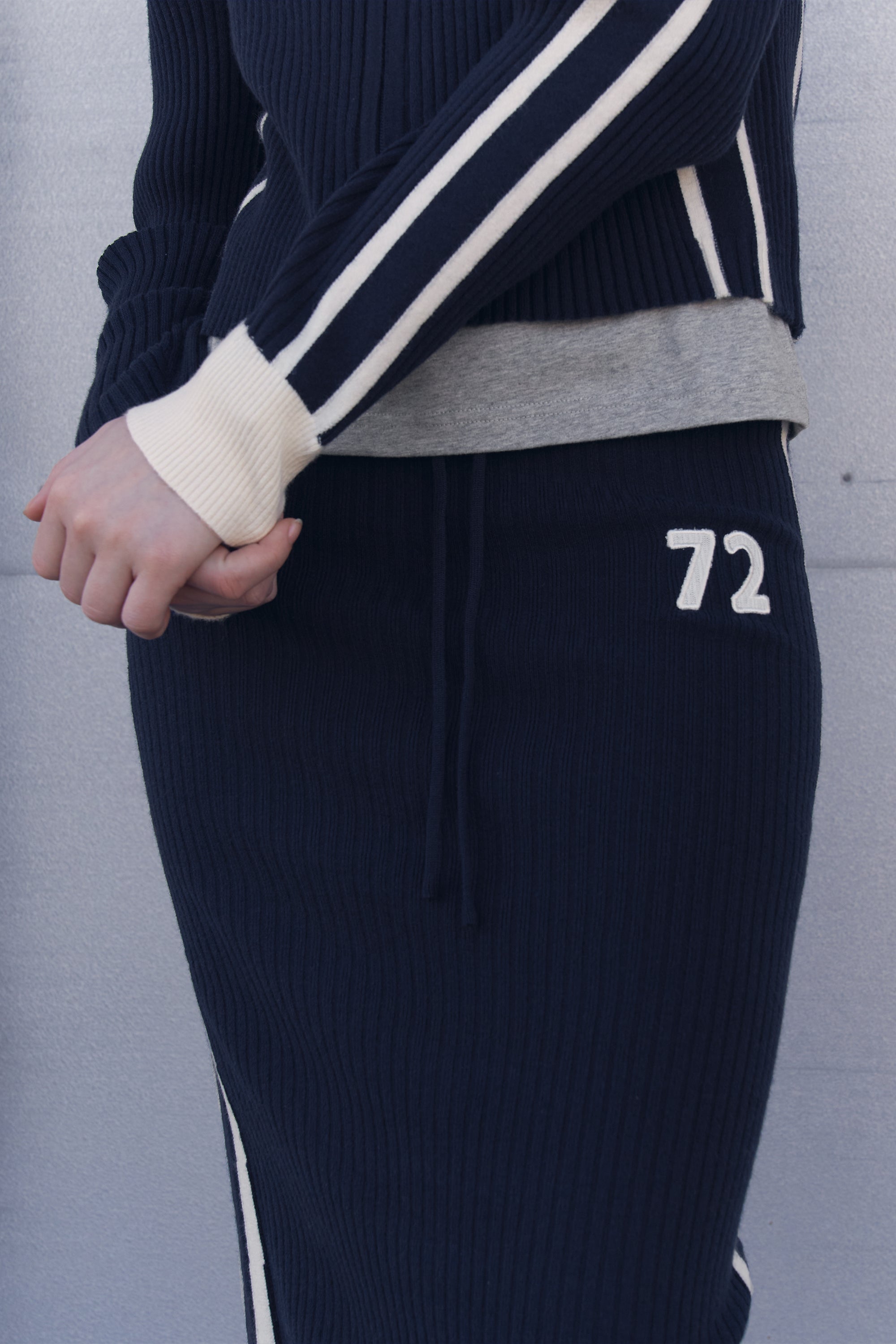 ラインポイントニットロングスカート【ネイビー】