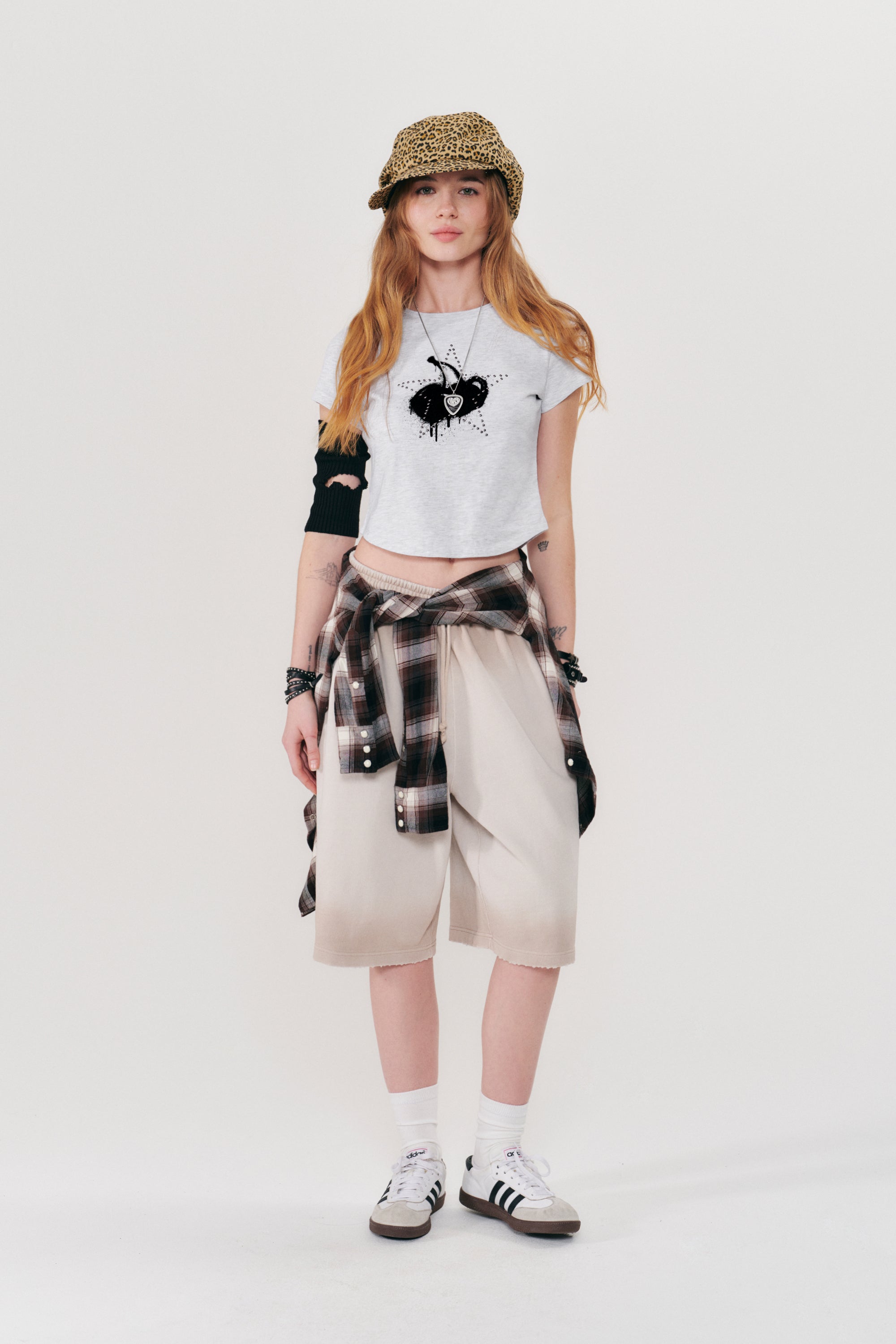 メルティングチェリープリンテッドクロップTシャツ【レッド】