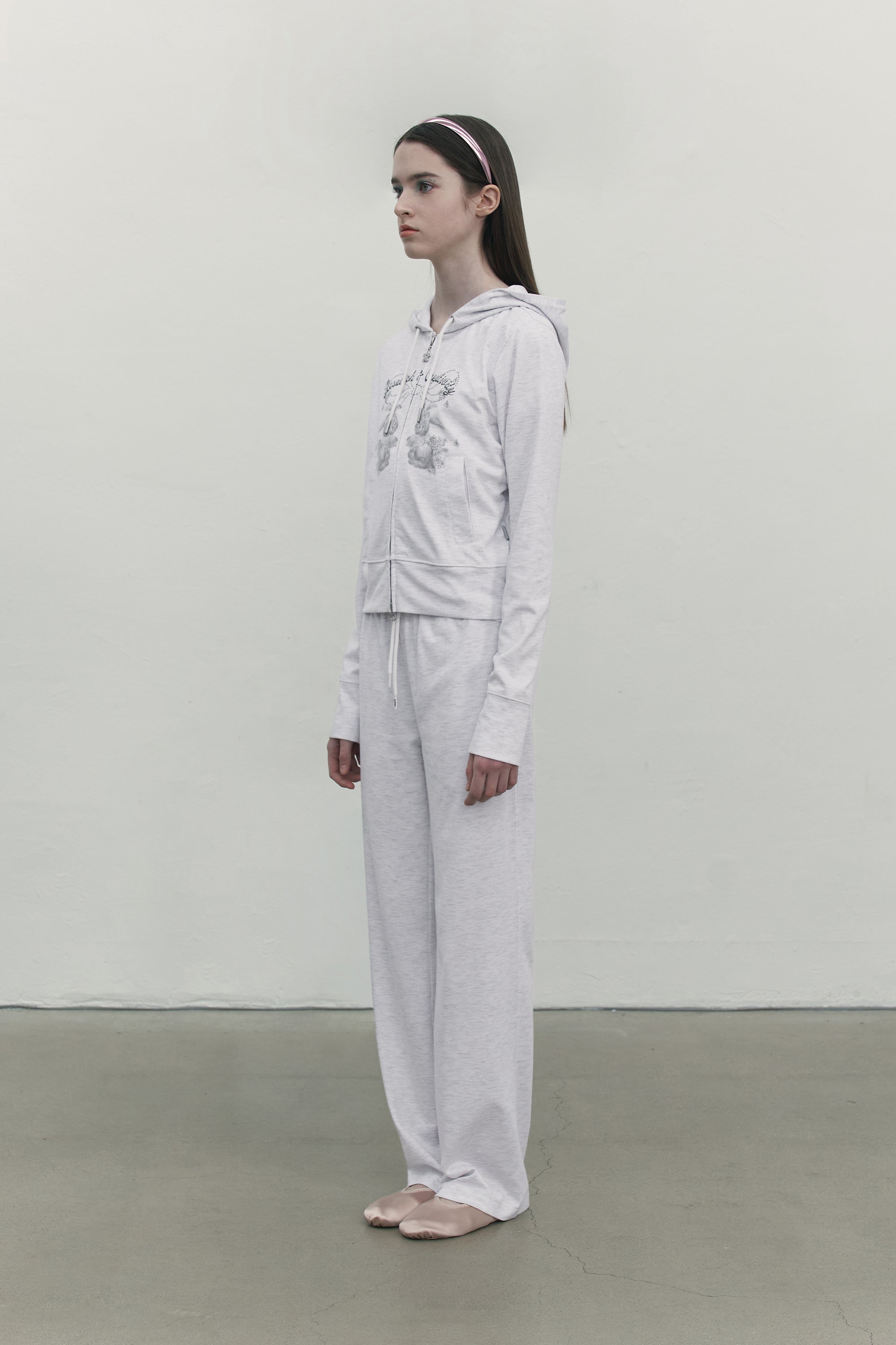 ウィッティバニーブーケガールクロップフーディージップアップ【メランジグレー】