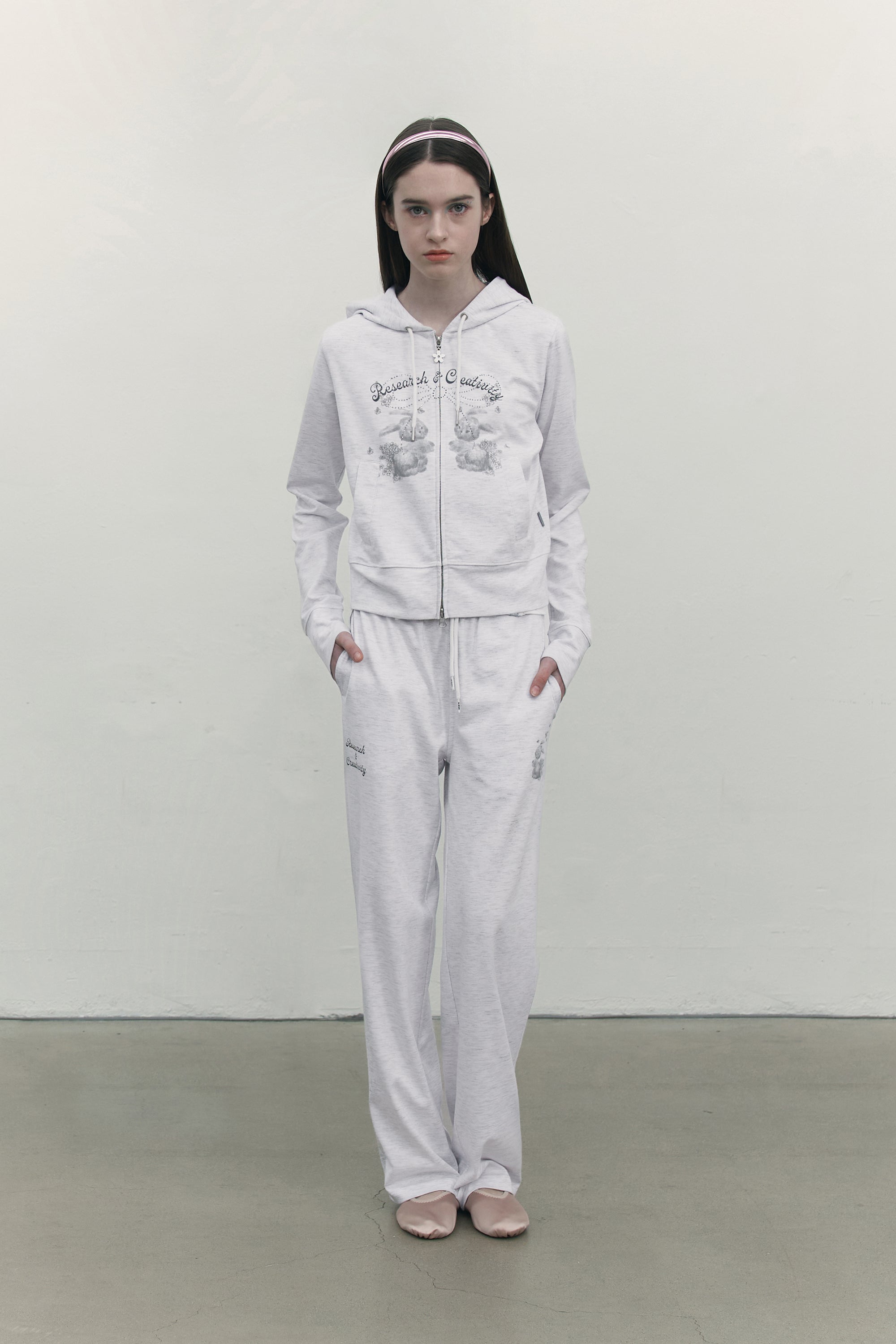 ウィッティバニーブーケガールクロップフーディージップアップ【メランジグレー】