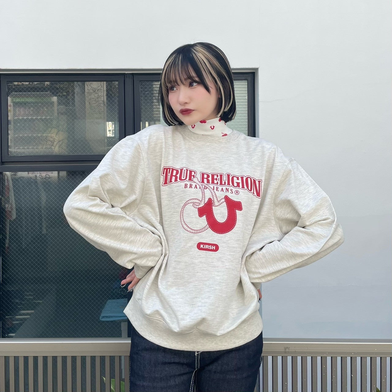 KIRSH X TRUERELIGION ロゴグラッフィックスウェット【オートミール】