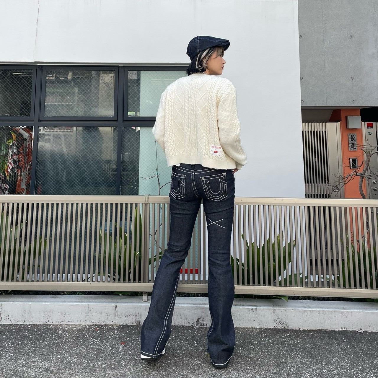 KIRSH X TRUERELIGION ステッチポイントブーツカットデニムパンツ【ダークブルー】