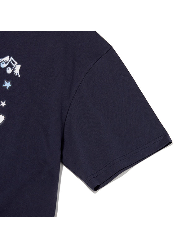 KIRSH ロック チェリー グラフィック ルーズフィット Tシャツ KIRSH X SUNONEBIRD ラビットチェリールーズフィット Tシャツ