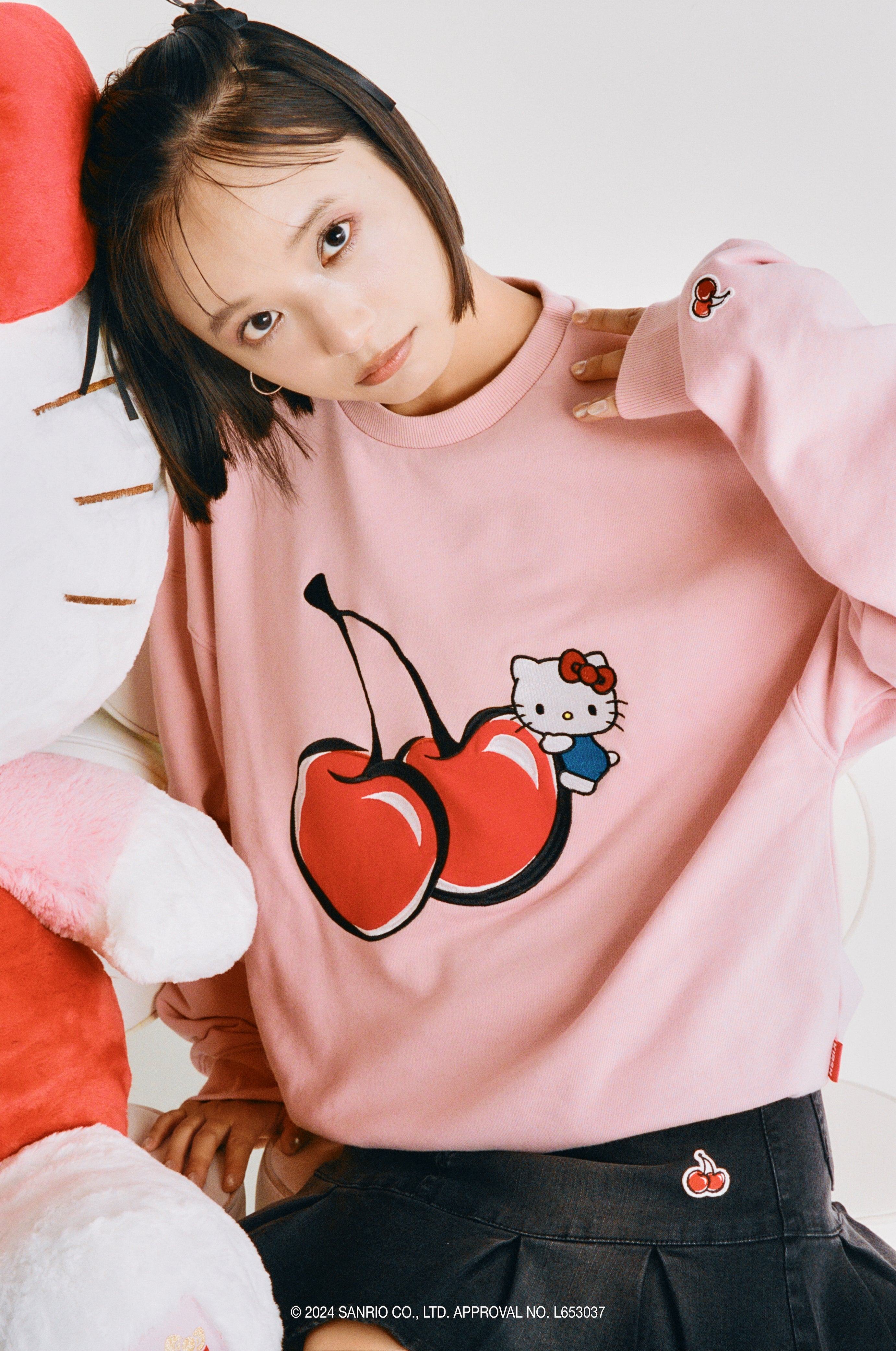 【KIRSH X HELLO KITTY】ビックチェリースウェットシャツ【アイボリー】