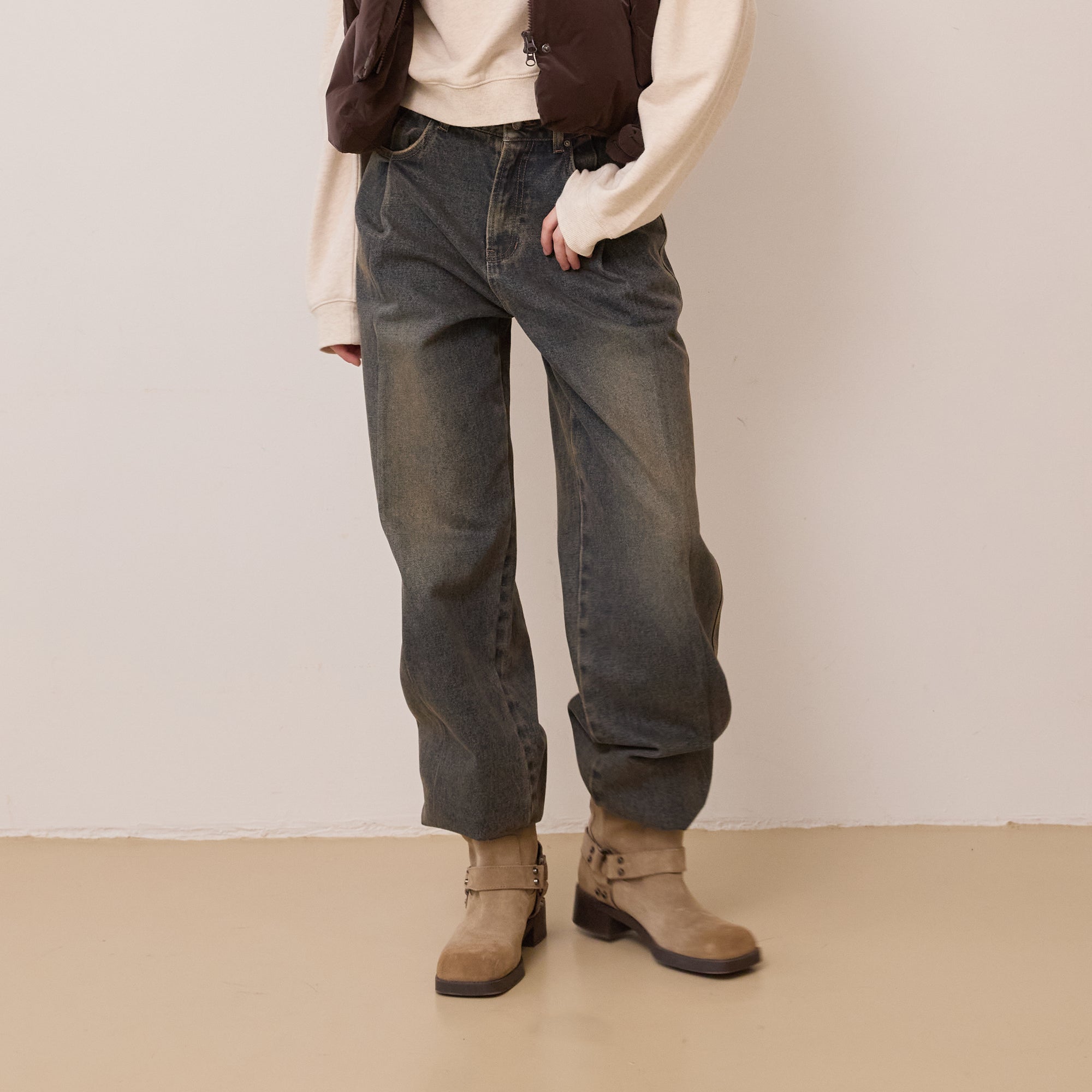 ダークブルー デニムパンツ 32サイズ ワイドフィットピンタックナッピングデニムパンツ【ダークブルー】