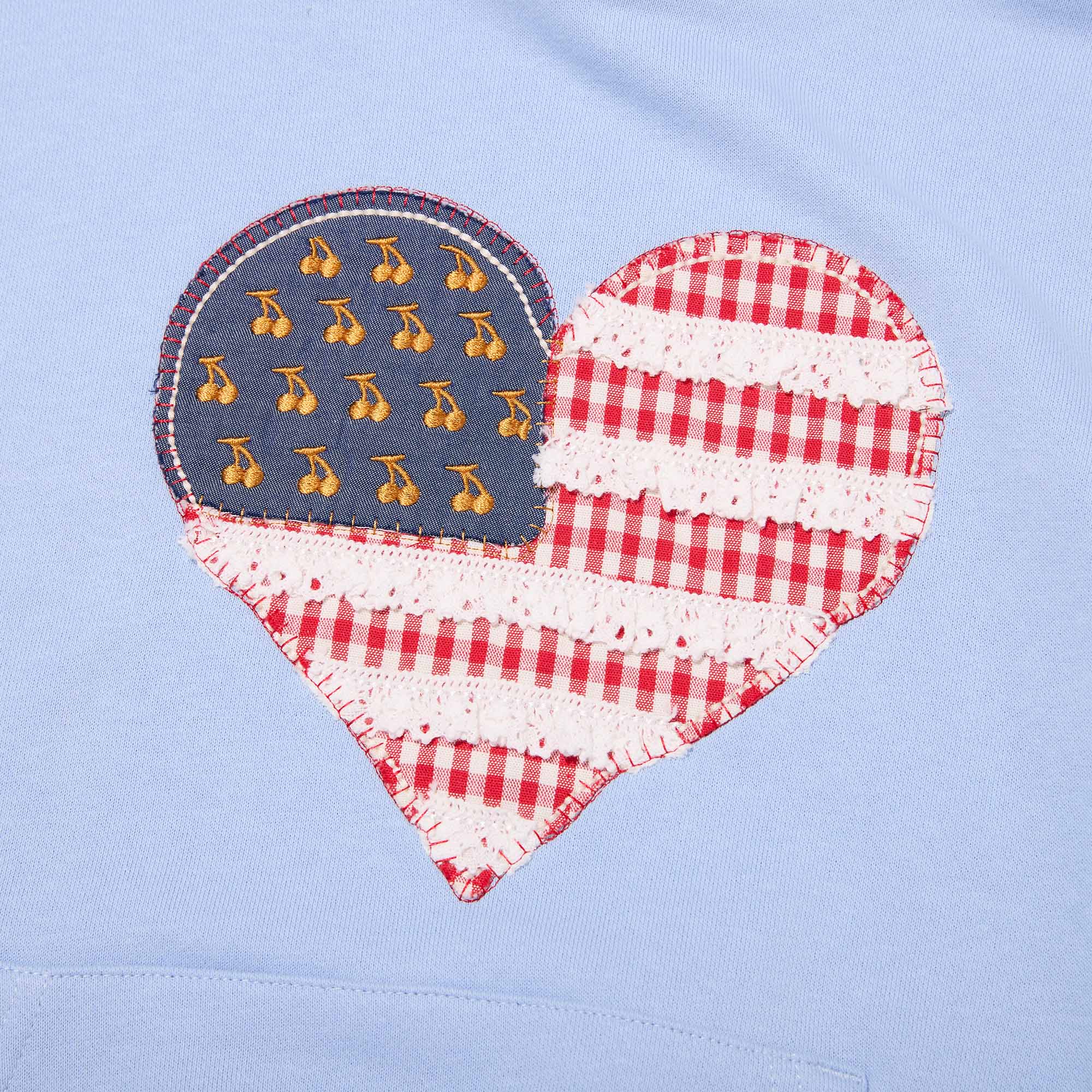 USAチェリー＆ハートアップリケクロップドフーディー【ホワイト】